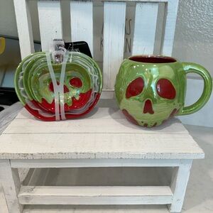Brand NWT Disney Viilians Poison Apple mug & measuring cups